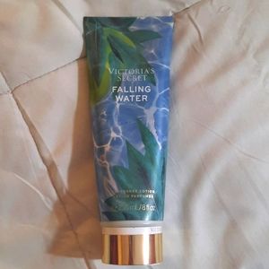 VS body lotion